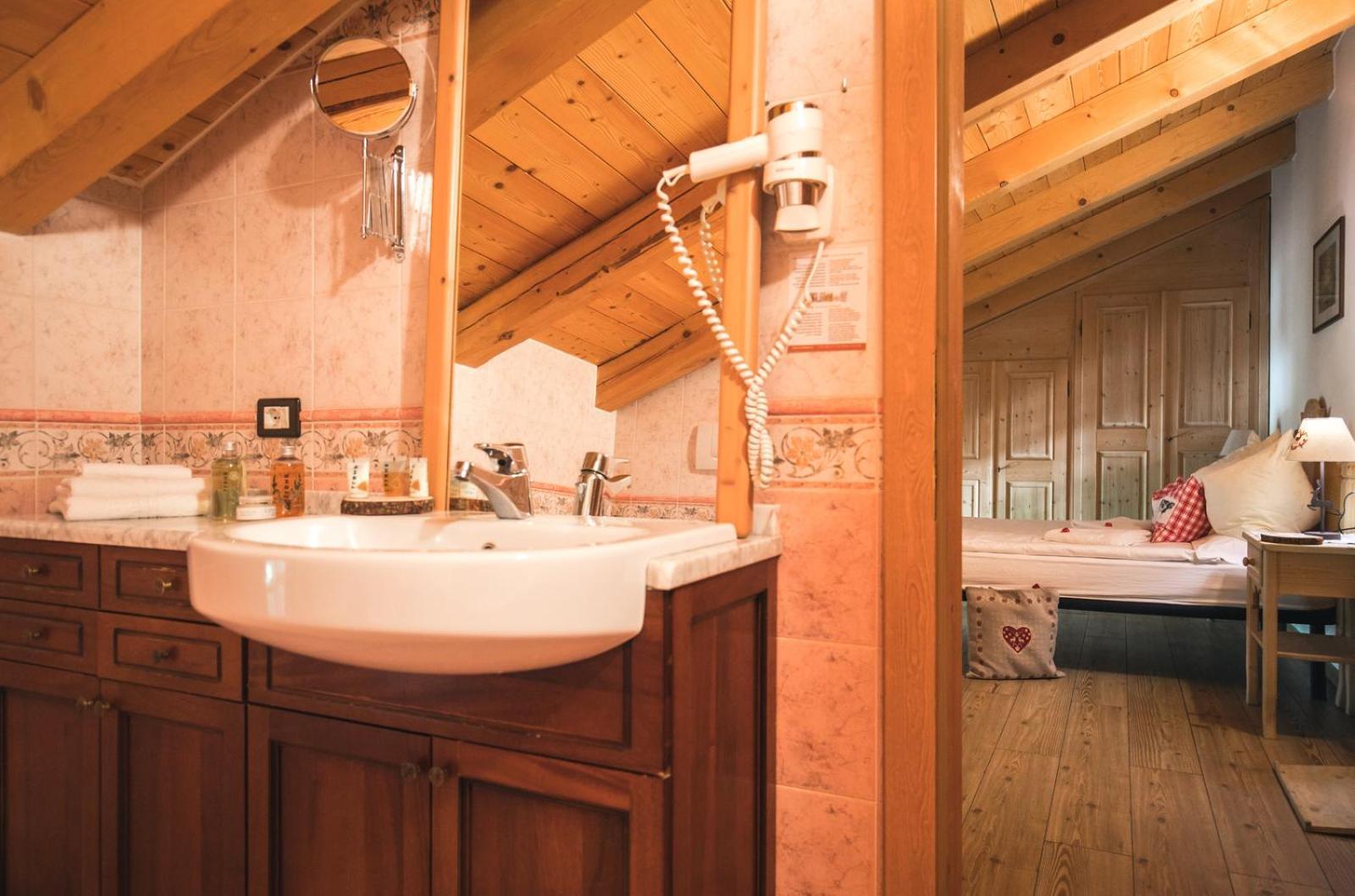 Chalet Alpenrose Bio Wellness Naturaktivhotel Cogolo Luaran gambar